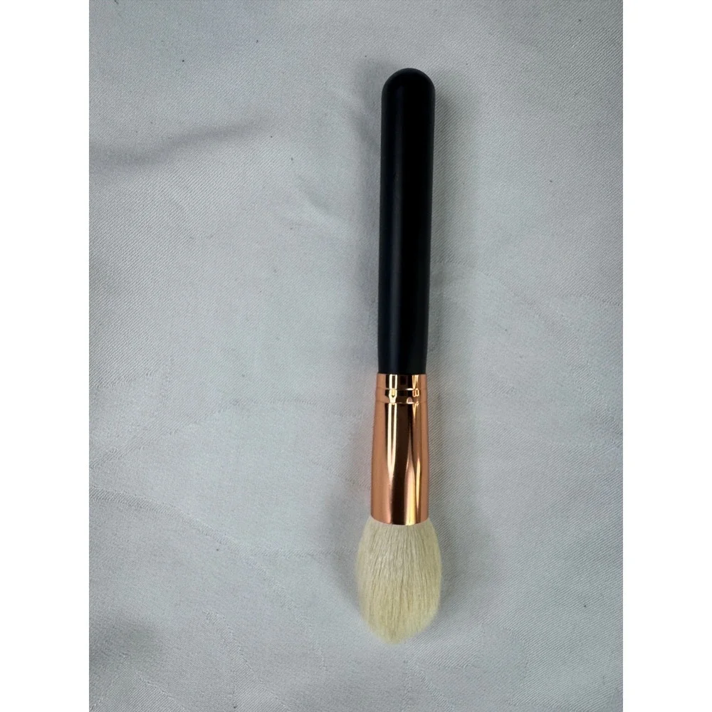 Morphe R1 Deluxe Pointed Powder Brush Rose Gold Collection Black Handle Tapered